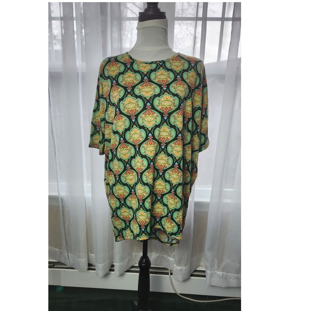 LuLaRoe Women's Size Small Top Green, Black & Red Geometric